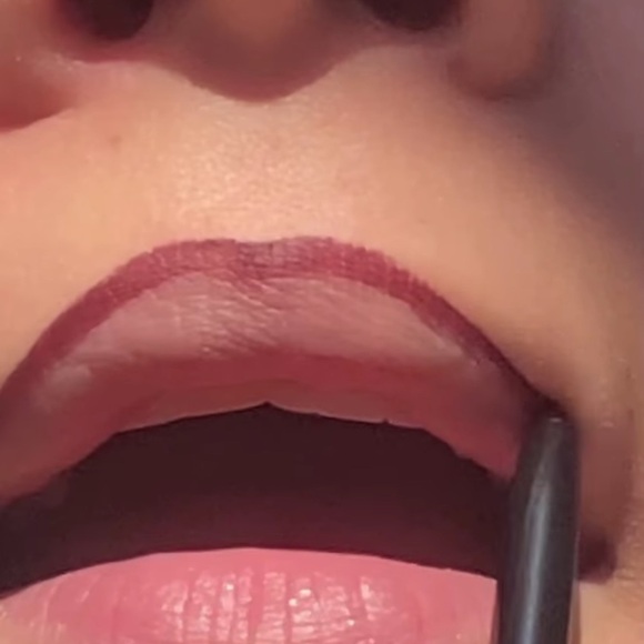 Mischo Lip Liner in Deep Purple Mauve MADAM - Picture 6 of 6